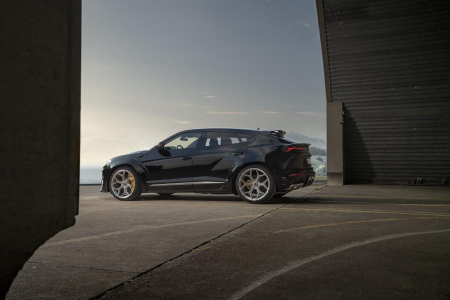  Lamborghini Urus Esteso by Novitec Rosso 2019 года  (фото 10 из 23)